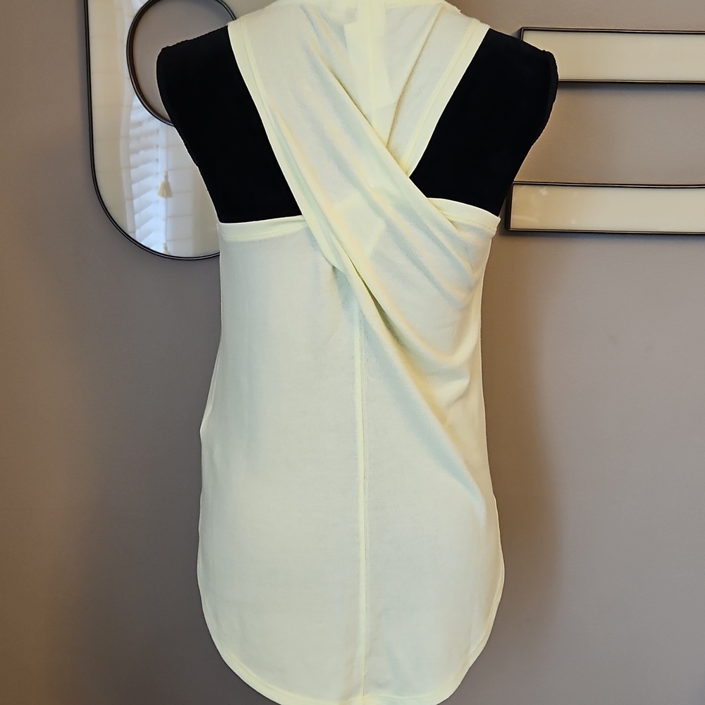GAP Criss-cross Back Crewneck Tank Top